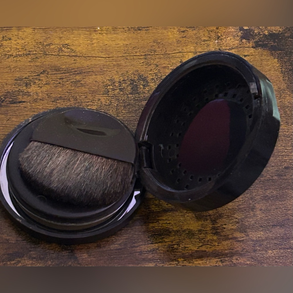 mark. Cream-to-Tan Bronzer & Contour Compact - Picture 6 of 6